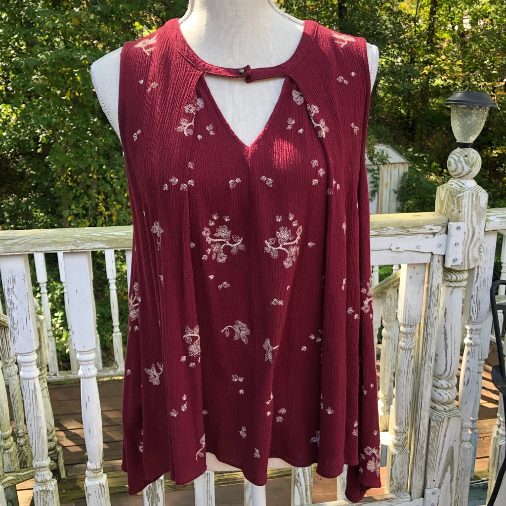 Size S Entro Burgundy Floral Top Fall Choker Neck
